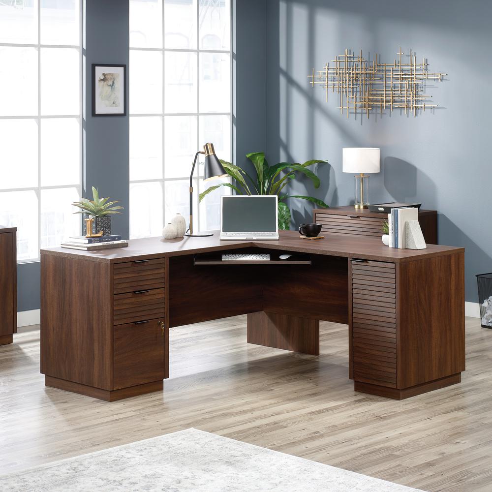 Spiced Mahogany finish