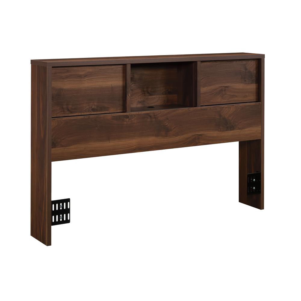 Grand Walnut finish