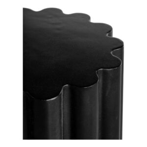 its rounded ridges are a perfect compliment to its cylindrical silhouette. Ready to serve as a stool or accent table