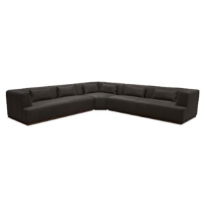Serious room to sprawl. Clove doesn’t just fill a space—it defines it. With a deep