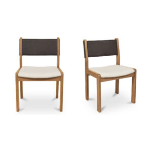 The chair that brings ease to the table. Carol pairs a rounded oak frame with a fabric seat and a deep brown top-grain leather back. A carved-back detail highlights craftsmanship