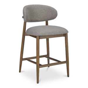 a refined invitation to gather. A robust rubberwood frame bathed in a dark espresso brown finish harmonizes with the rustic