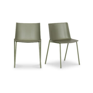 the perfect ingredients for outdoor dining chairs. The Silla’s understated design and powdered coated steel legs are perfect for patio and al fresco dining. Easy to clean and great in almost any weather