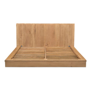 the Plank collection shows off all the organic appeal of the trees it’s made from. A gorgeous display for the wood