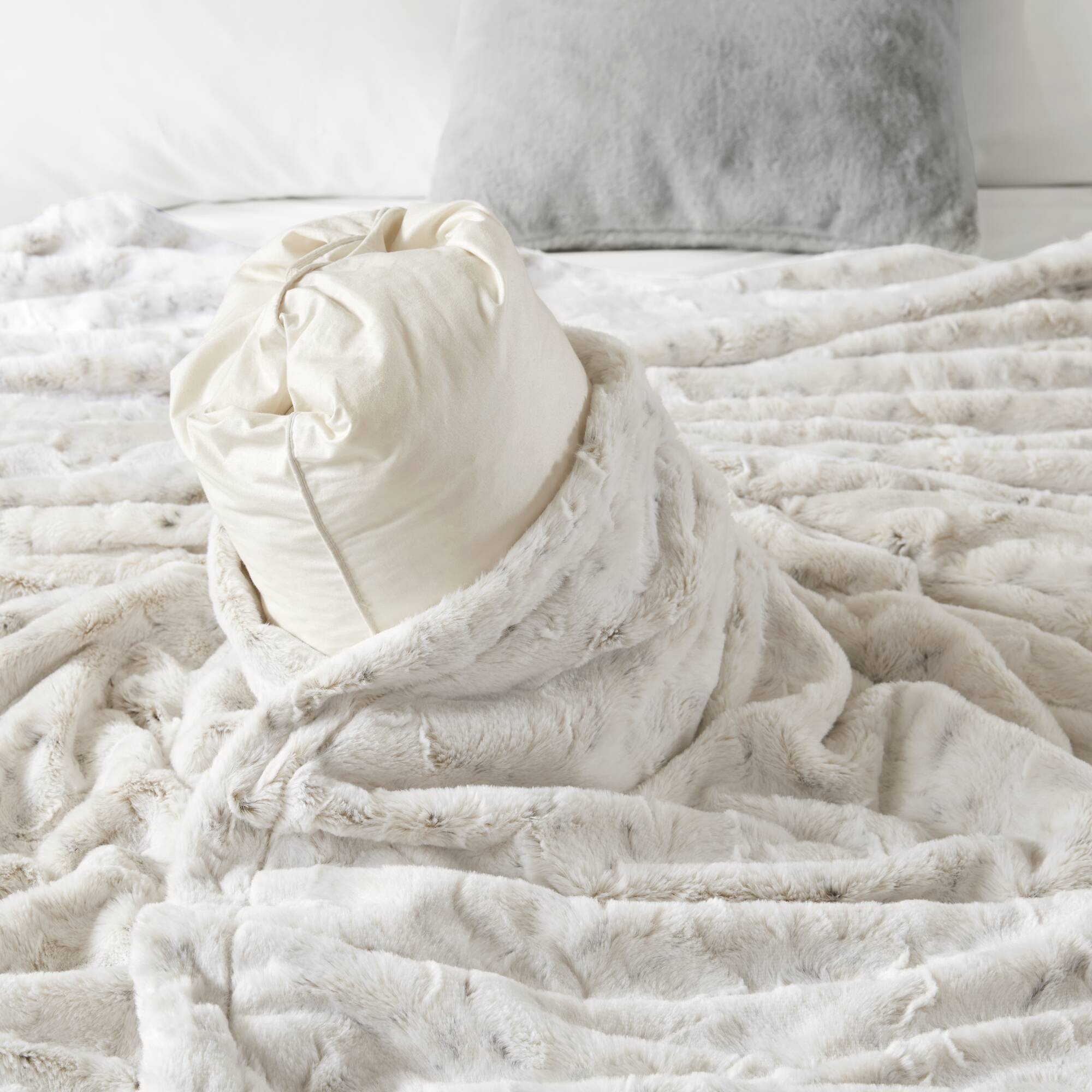 Zuri Faux Fur Blanket