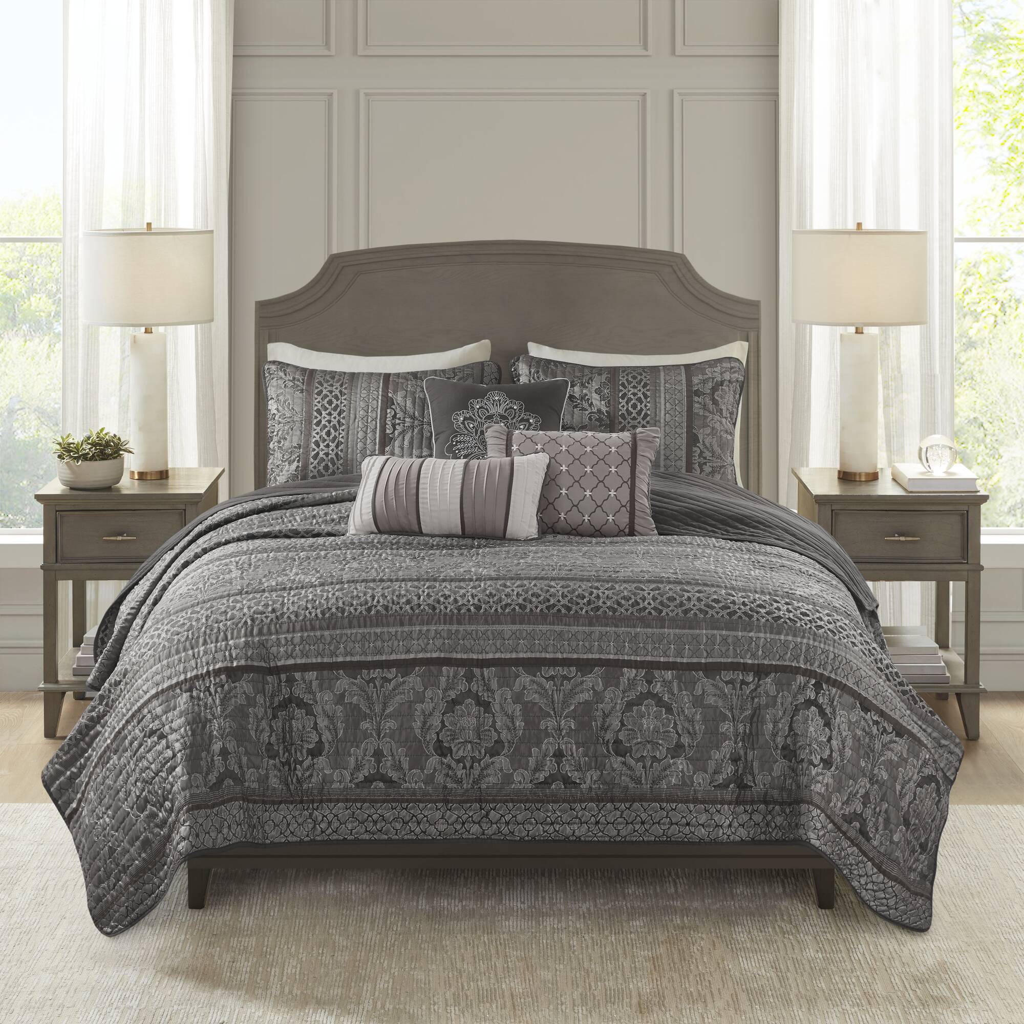 Bellagio 6 Piece Jacquard Quilt Set with Throw Pillows
