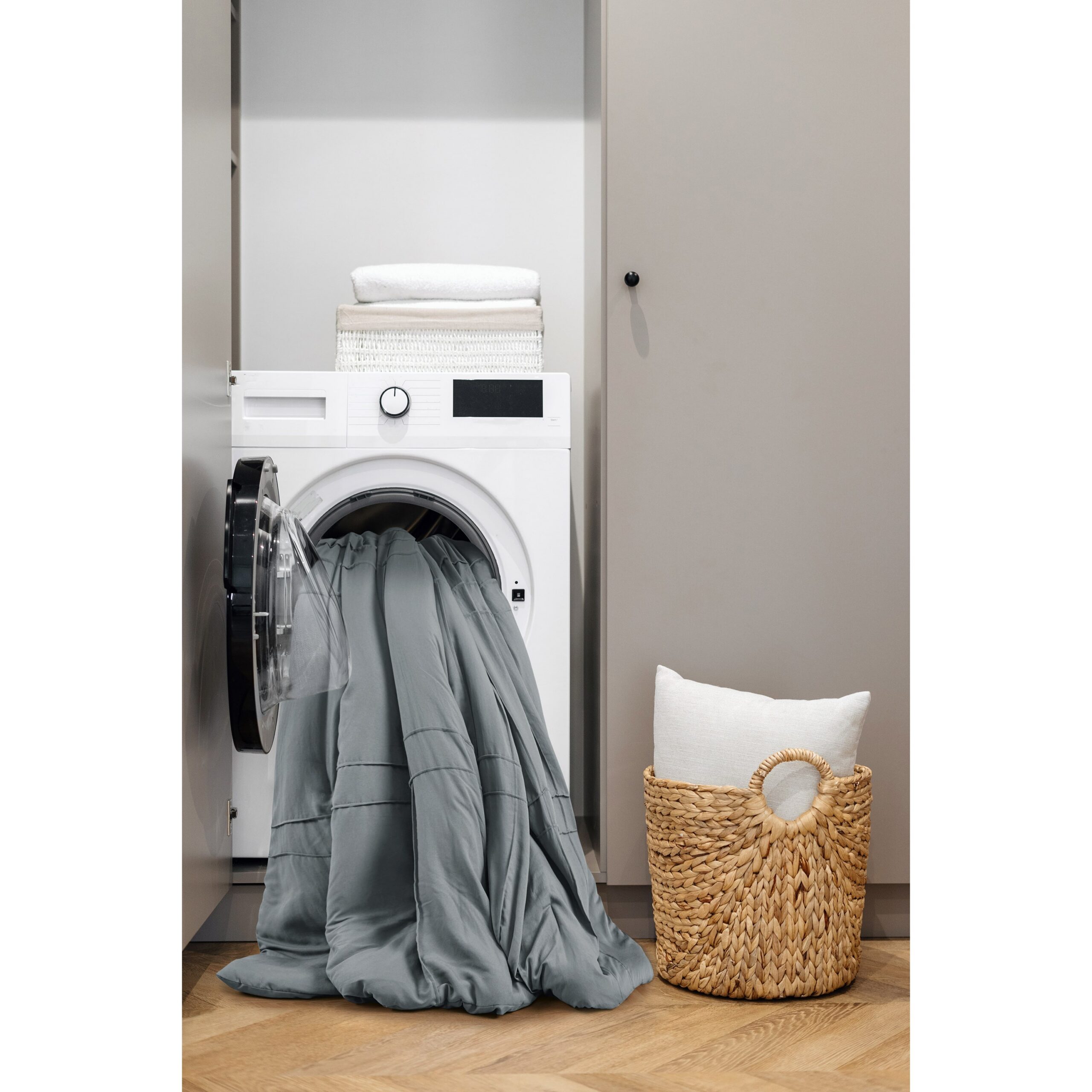 Walker Soft Washed Pleated Comforter Set
