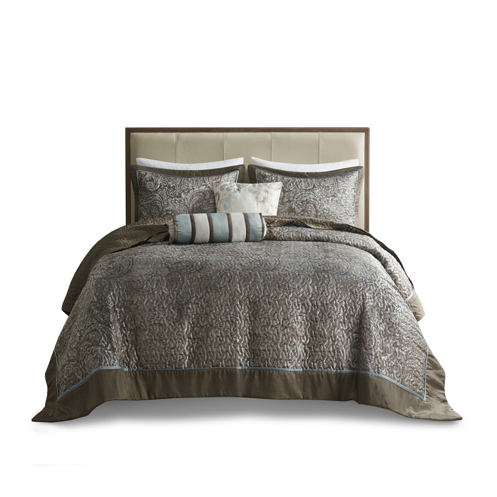 Aubrey 5 Piece Jacquard Bedspread Set with Throw Pillows
