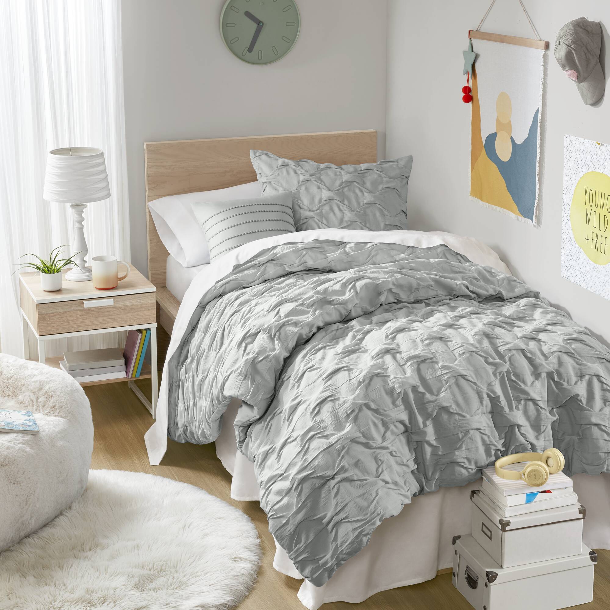 Bailey Diamond Pintuck Pleated Woven Comforter Set