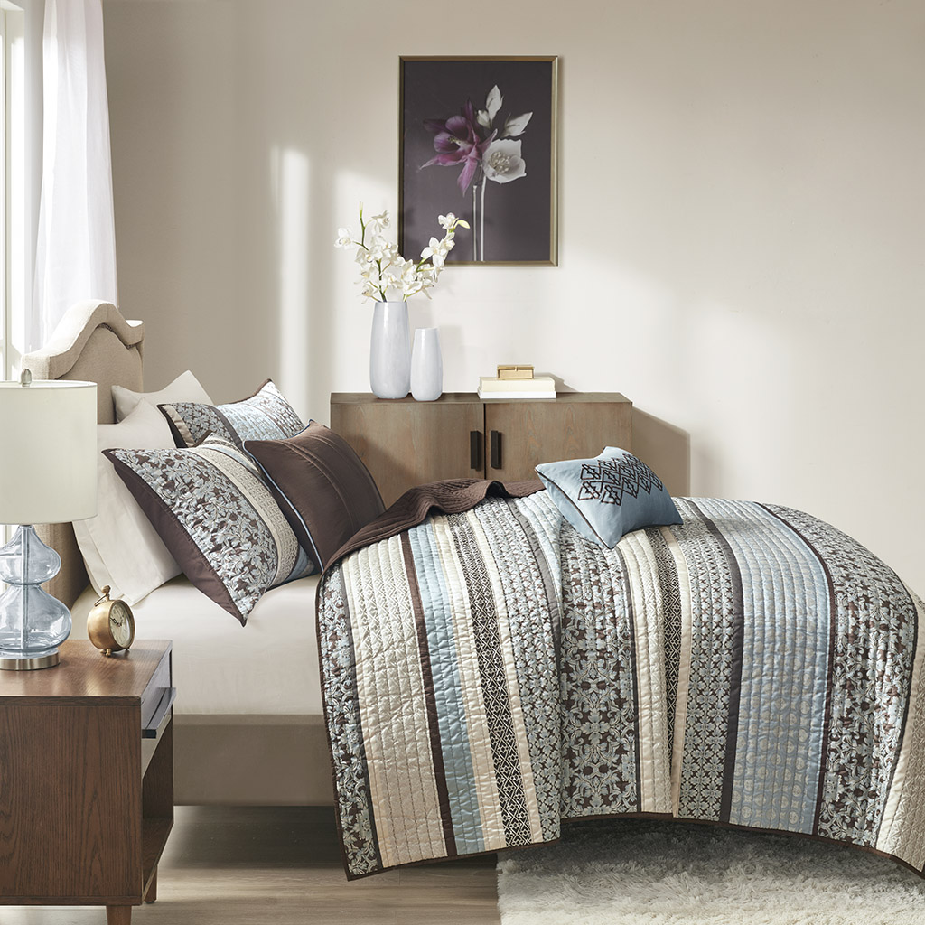 Princeton 5 Piece Jacquard Quilt Set with Throw Pillows