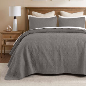 Quebec Reversible Bedspread Set from Madison Park in  Dark Grey. Quebec Reversible Bedspread Set from Madison Park in  Dark Grey. Quebec Reversible Bedspread Set from Madison Park in  Dark Grey. Quebec Reversible Bedspread Set from Madison Park in  Dark Grey. Quebec Reversible Bedspread Set from Madison Park in  Dark Grey.