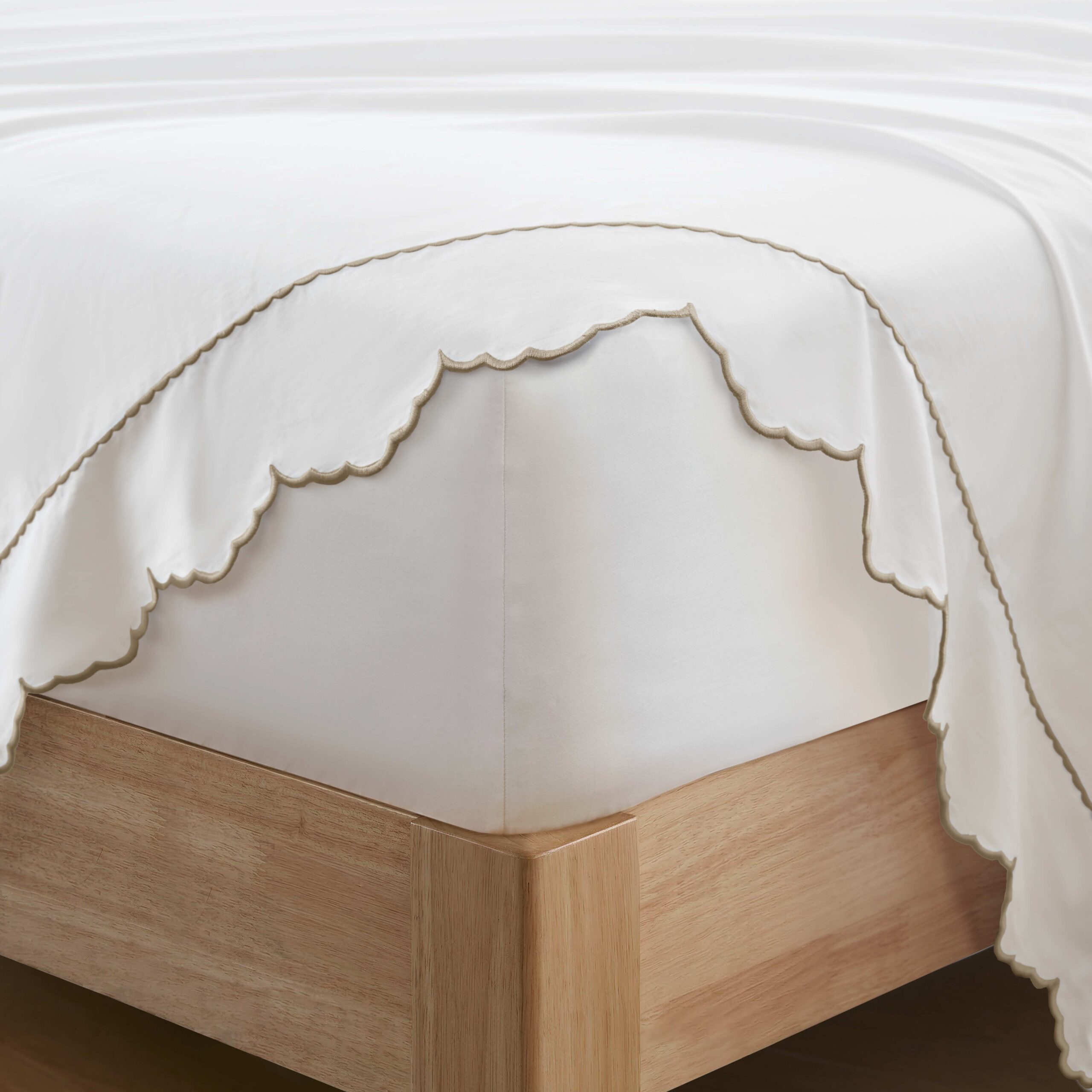 Brielle Scalloped Edge Cotton Sheet Set