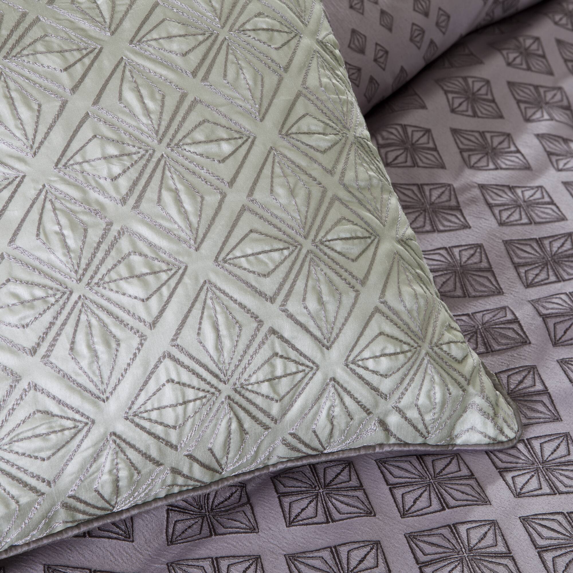 Biloxi 7 Piece Comforter Set