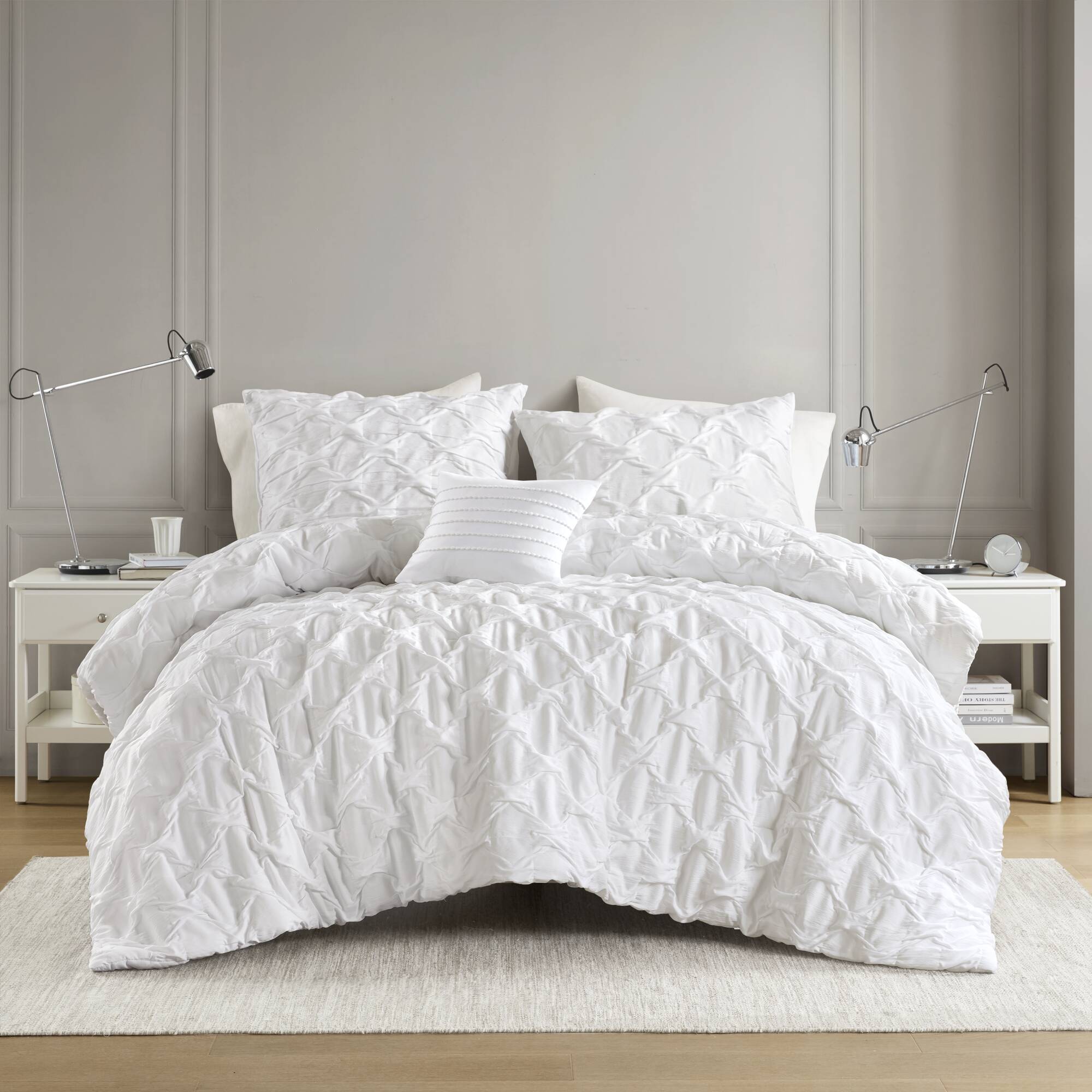 Bailey Diamond Pintuck Pleated Woven Comforter Set