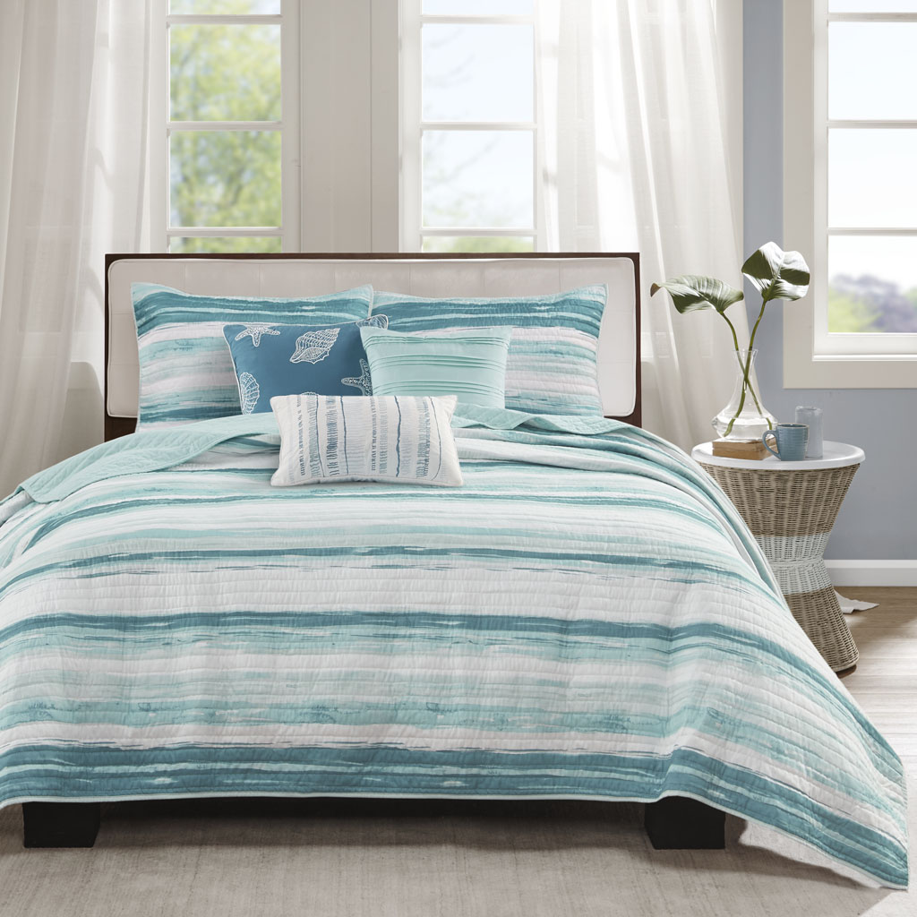 Marina 6 Piece Printed Quilt Set with Throw Pillows