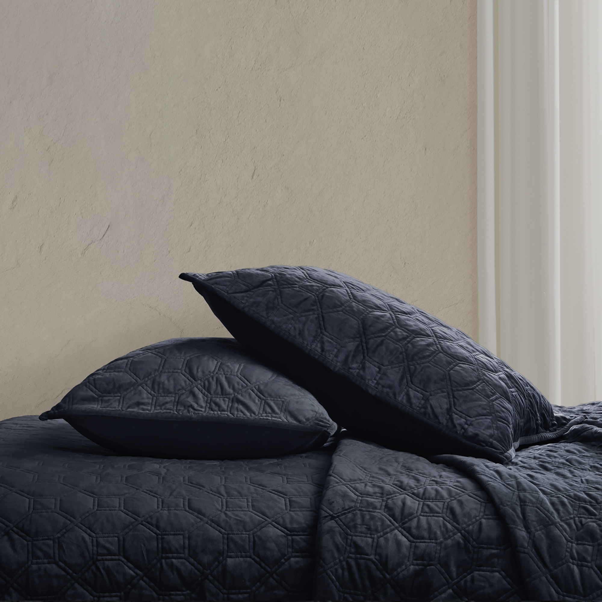 Harper 3 Piece Velvet Quilt Set