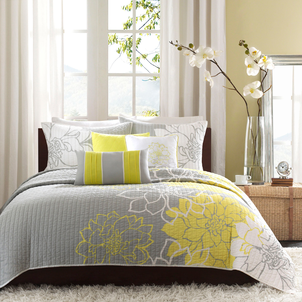 Lola 6 Piece Printed Cotton Quilt Set with Throw Pillows