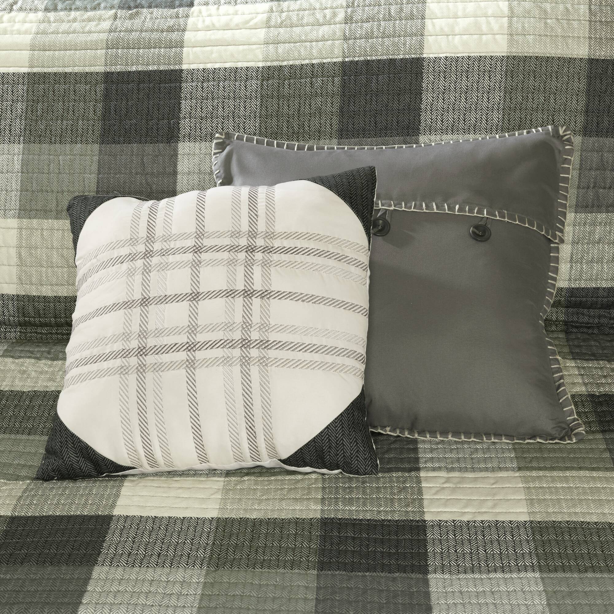 Ridge 6 Piece Printed Herringbone Quilt Set with Throw Pillows