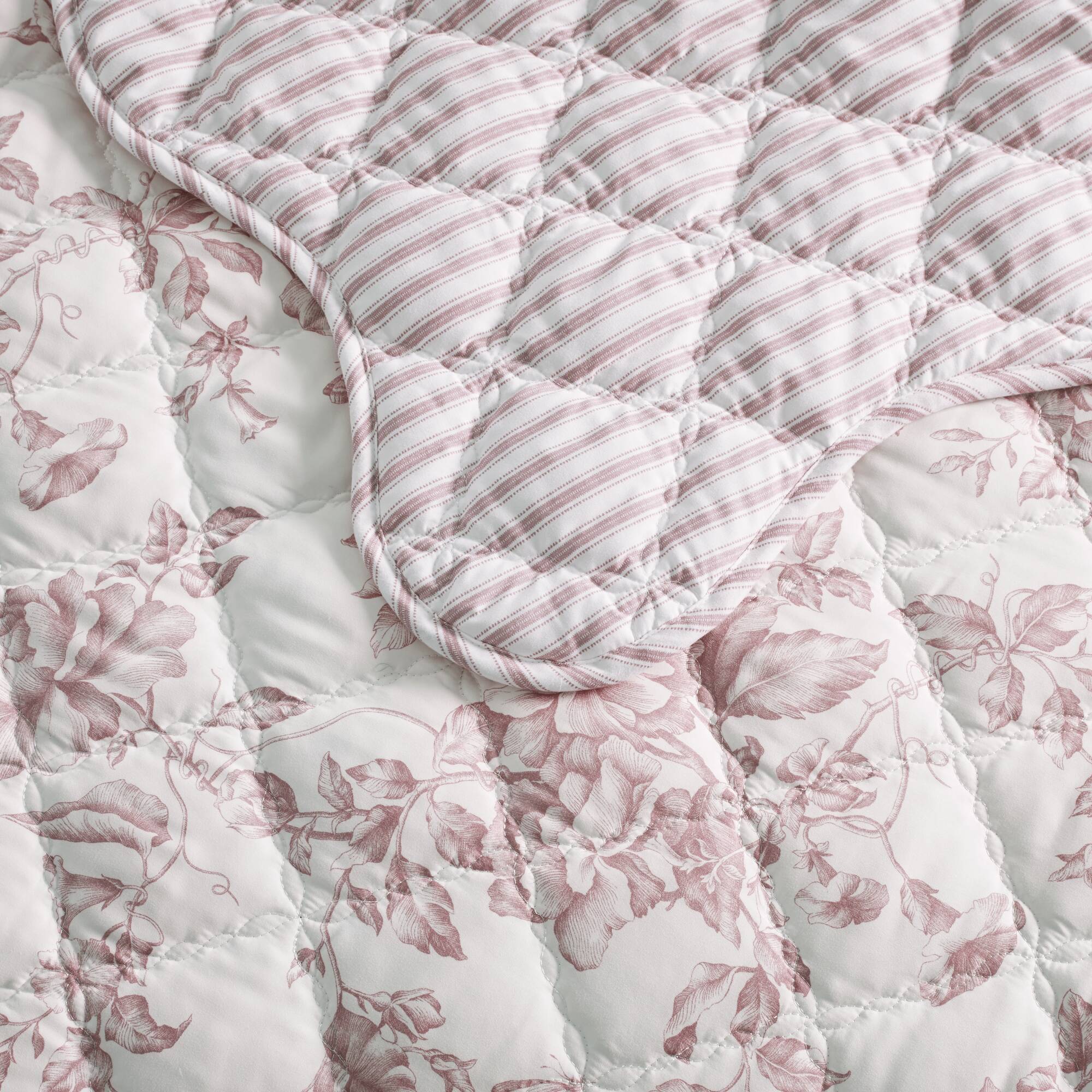 Adele Quilt Set