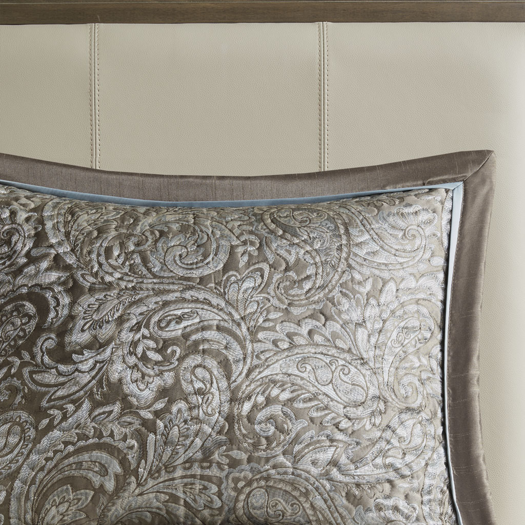 Aubrey 5 Piece Jacquard Bedspread Set with Throw Pillows