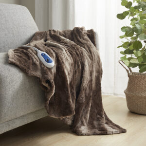 Zuri Oversized Faux Fur Heated Throw from Beautyrest in  Brown. Zuri Oversized Faux Fur Heated Throw from Beautyrest in  Brown. Zuri Oversized Faux Fur Heated Throw from Beautyrest in  Brown. Zuri Oversized Faux Fur Heated Throw from Beautyrest in  Brown. Zuri Oversized Faux Fur Heated Throw from Beautyrest in  Brown.
