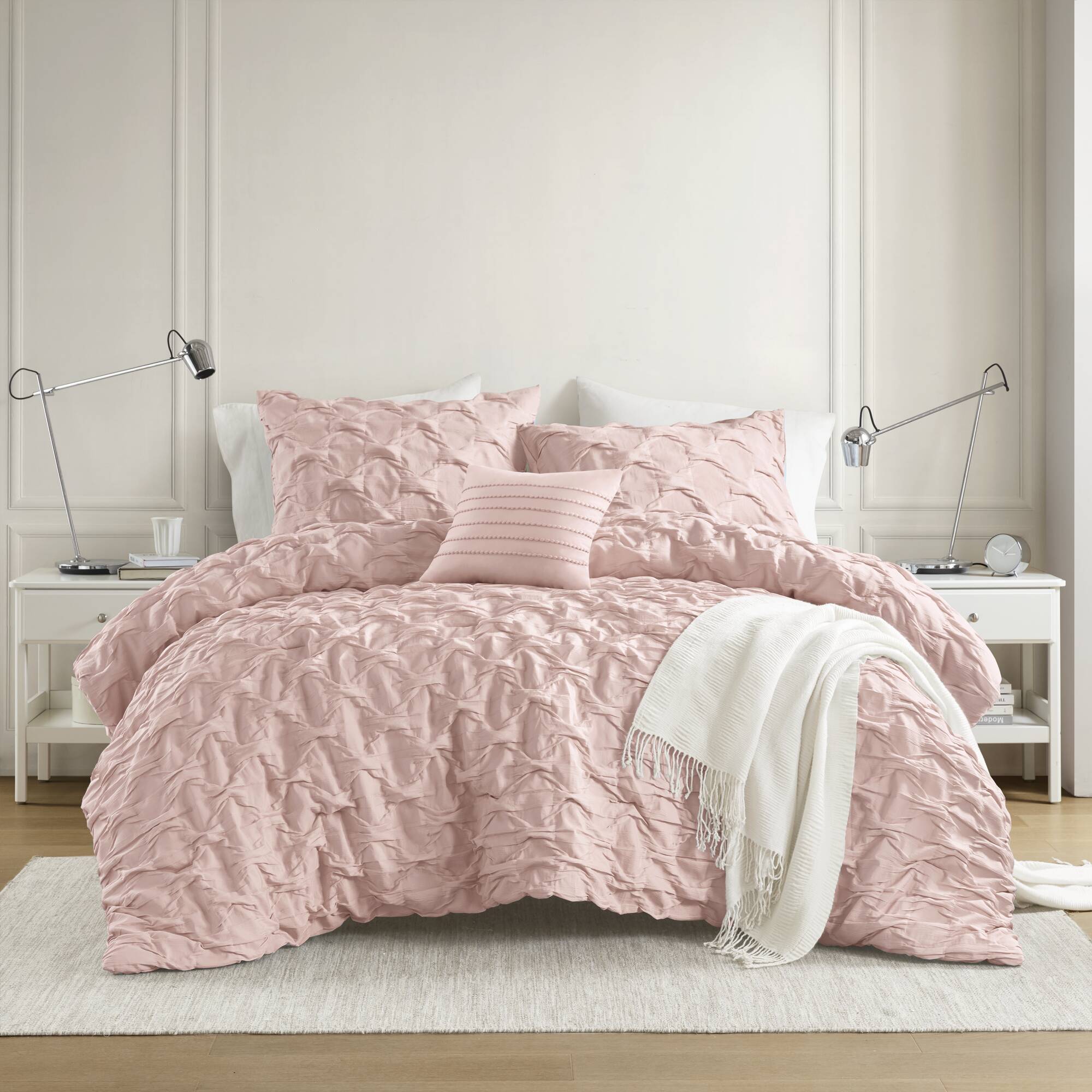 Bailey Diamond Pintuck Pleated Woven Comforter Set