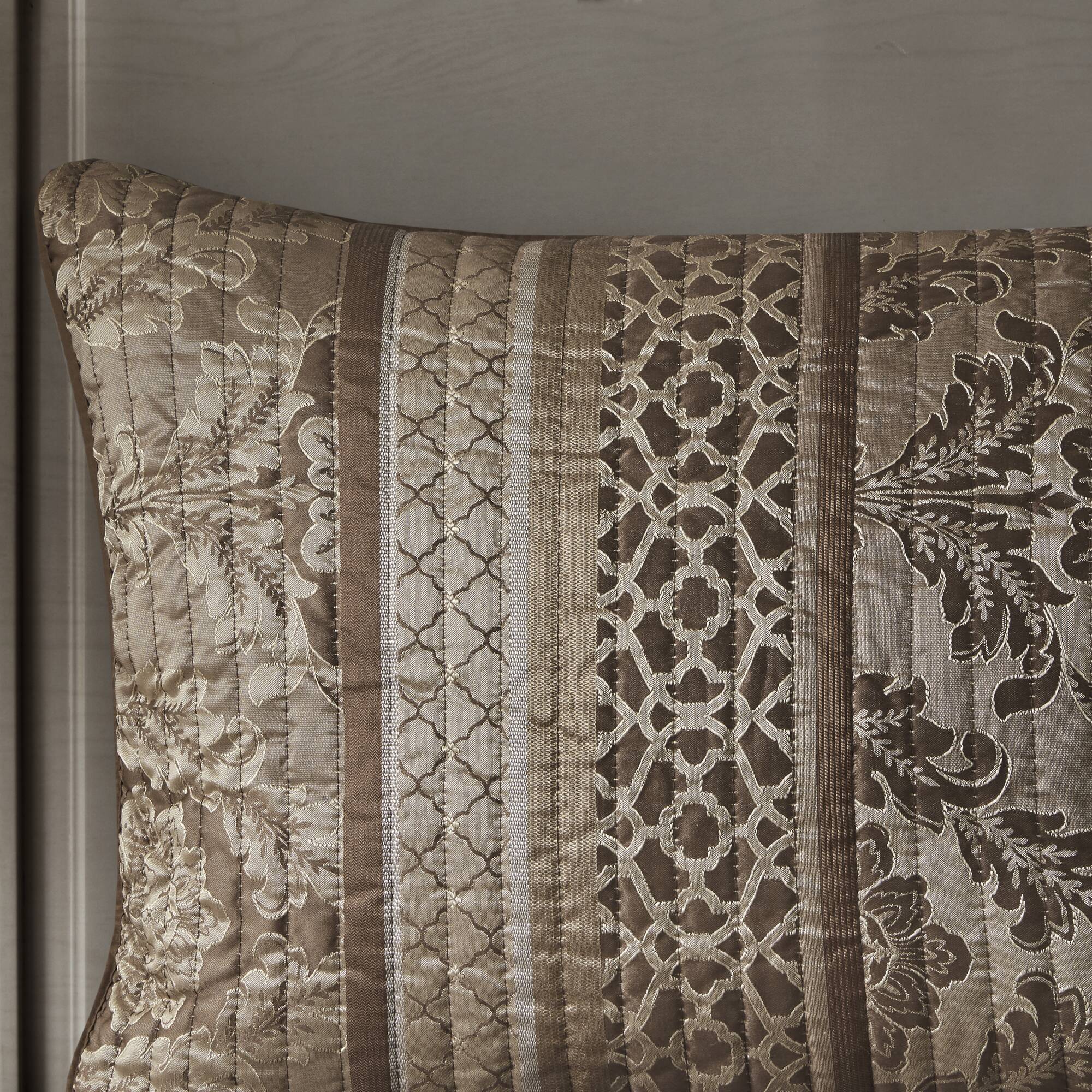 Bellagio 6 Piece Jacquard Quilt Set with Throw Pillows