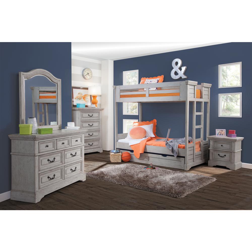 Stonebrook Dresser – Light Distressed Antique Gray