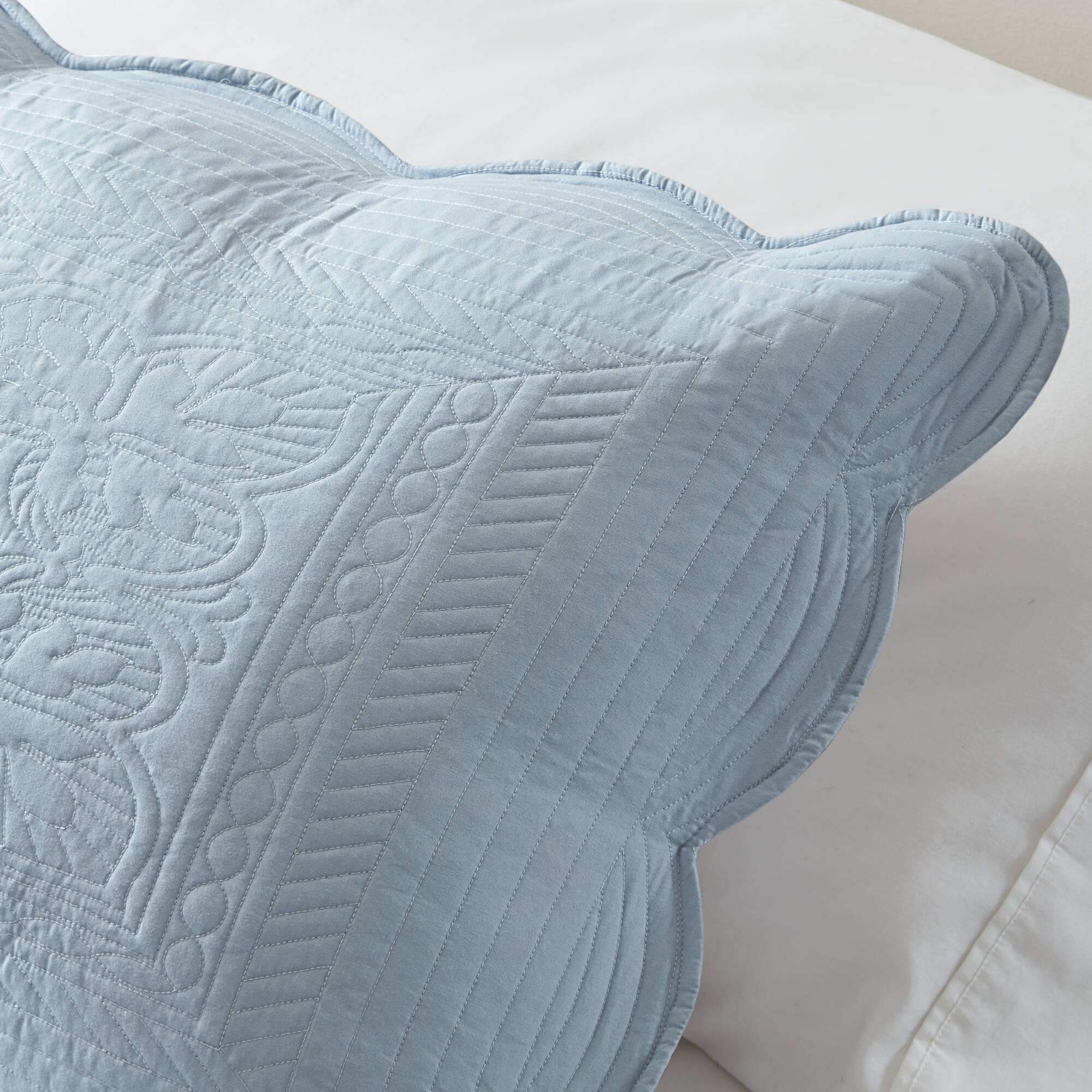 Tuscany 3 Piece Reversible Scalloped Edge Quilt Set