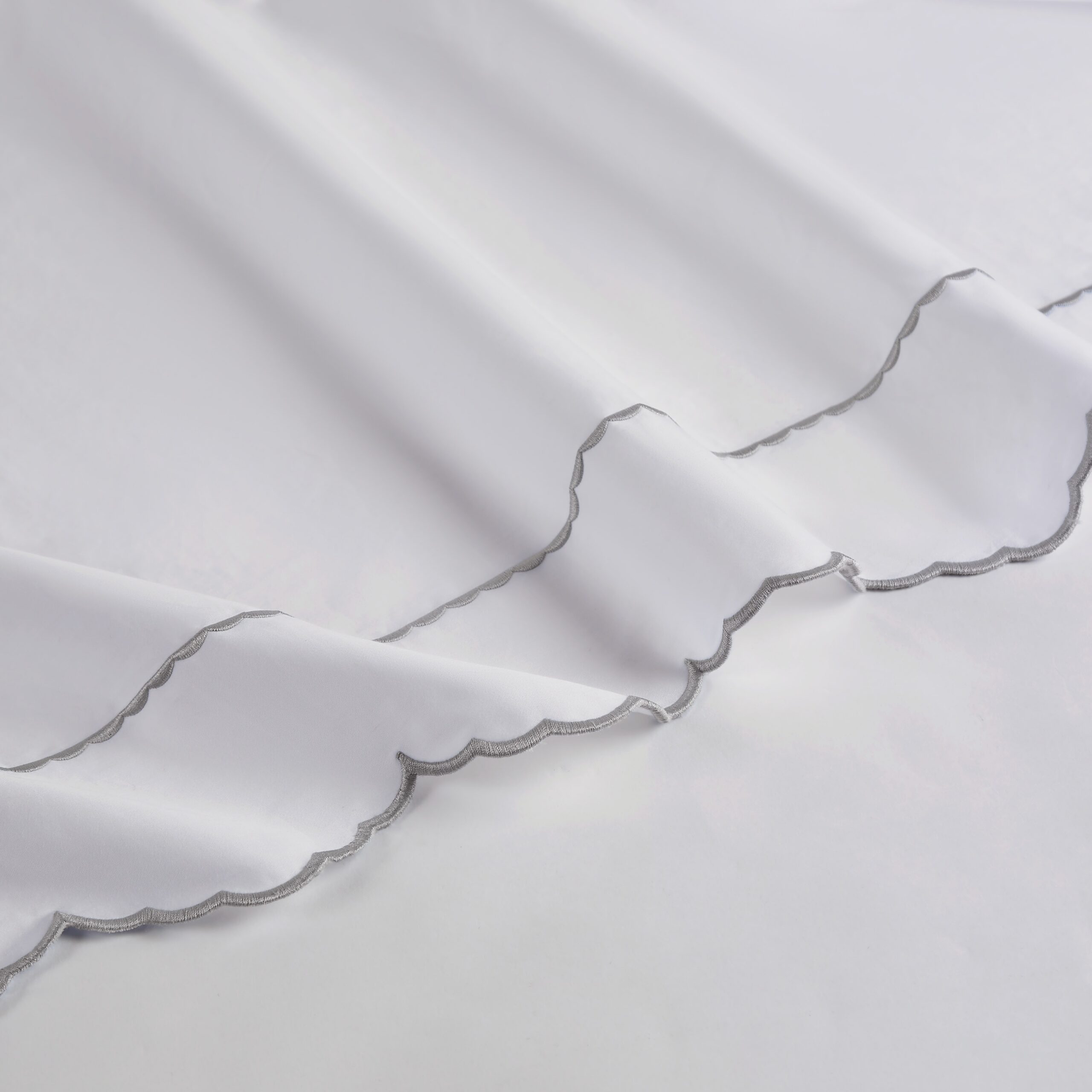 Brielle Scalloped Edge Cotton Sheet Set
