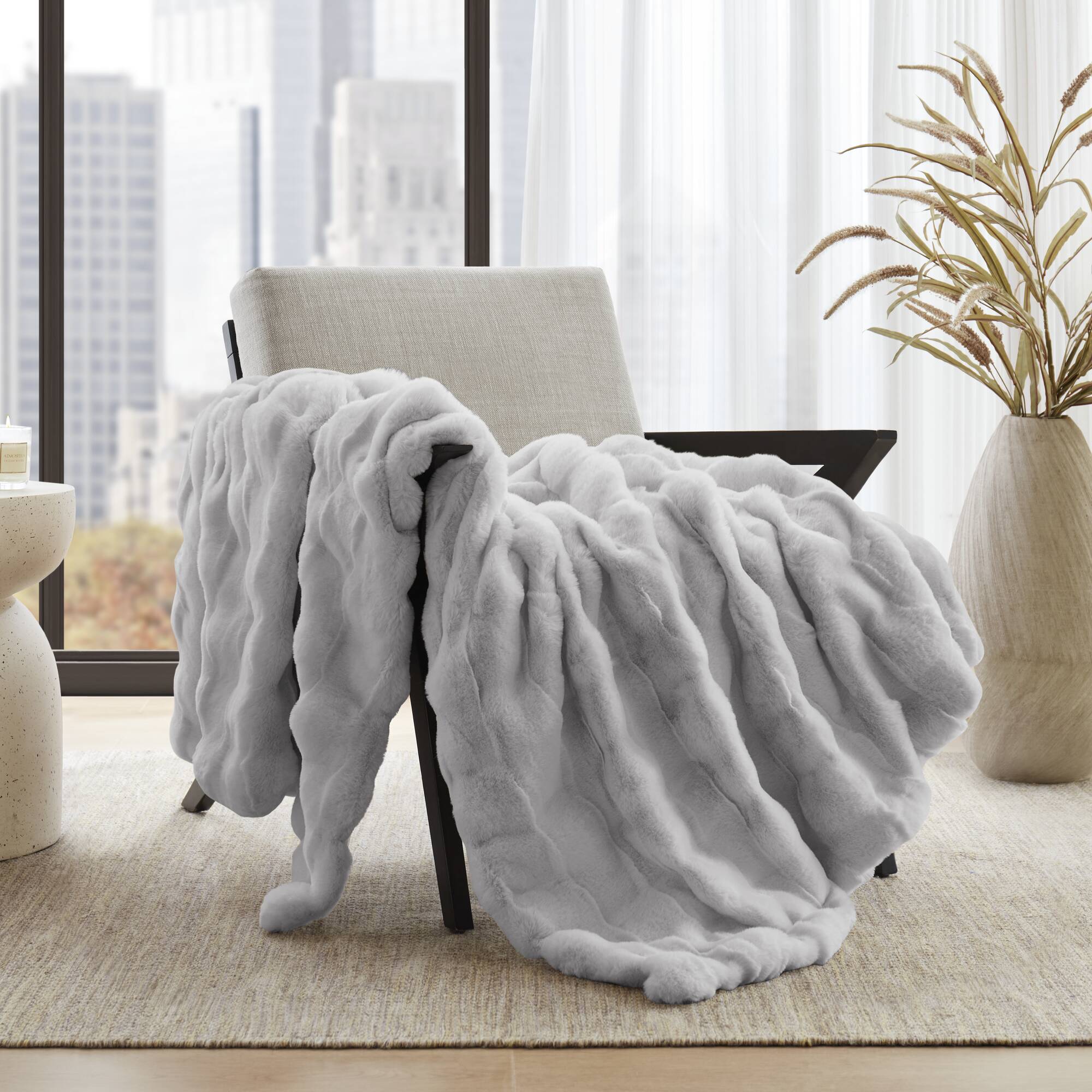 Vivienne Faux Fur Throw