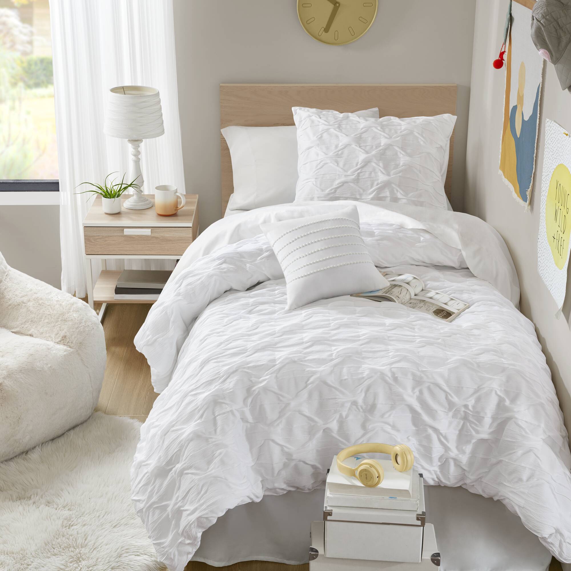Bailey Diamond Pintuck Pleated Woven Comforter Set