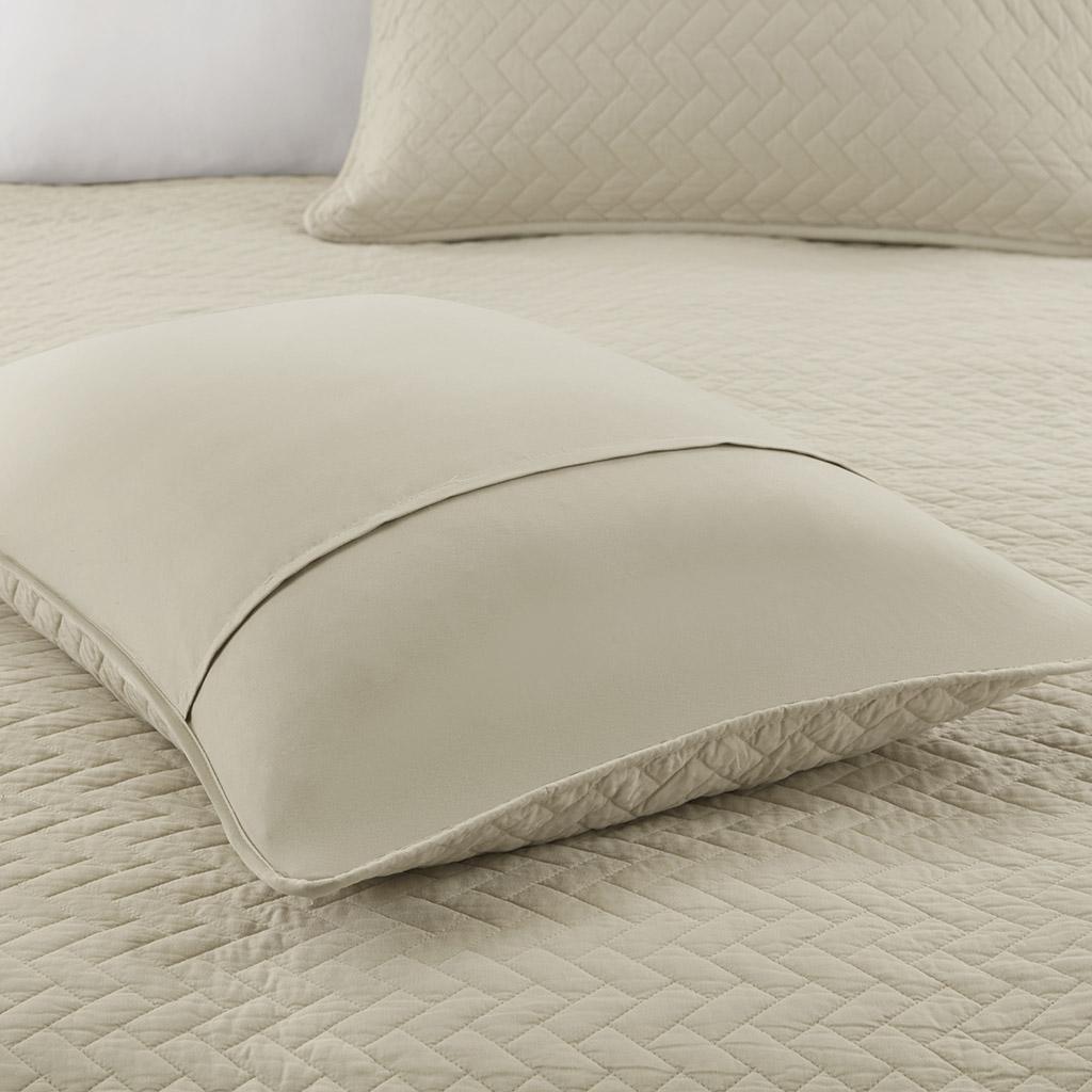 Velvet Touch 3 Piece Luxurious Oversized Quilt Set
