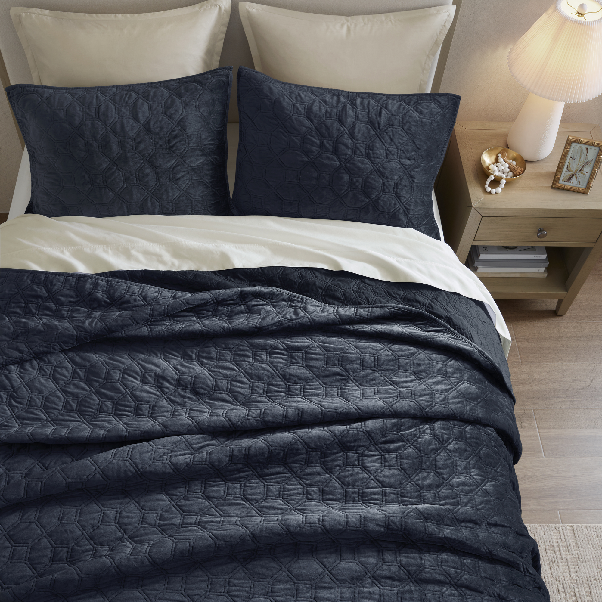 Harper 3 Piece Velvet Quilt Set