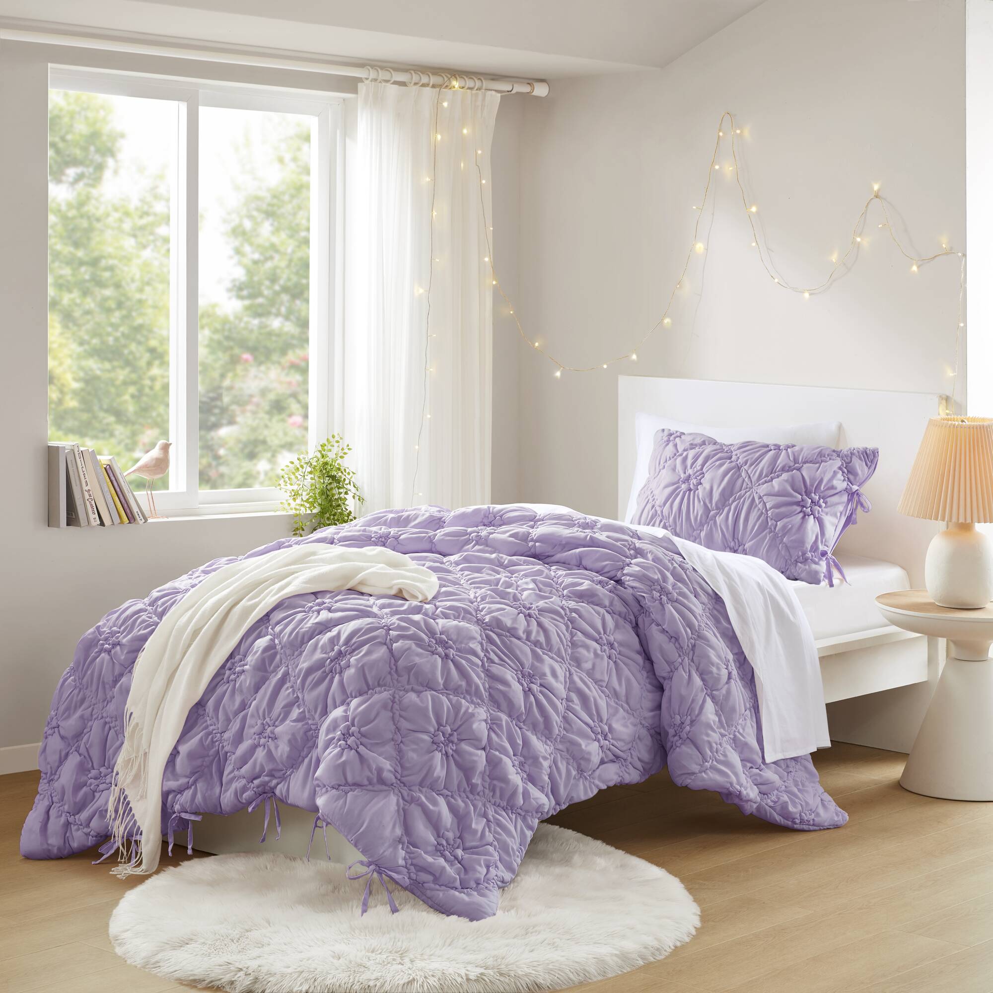 Lily Comforter Set