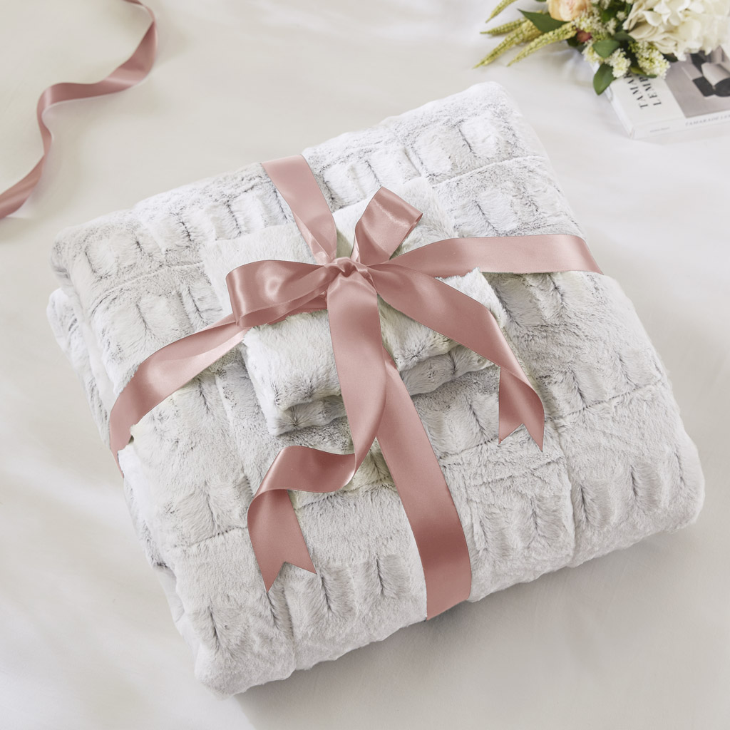 Gia Faux Fur Comforter Mini Set