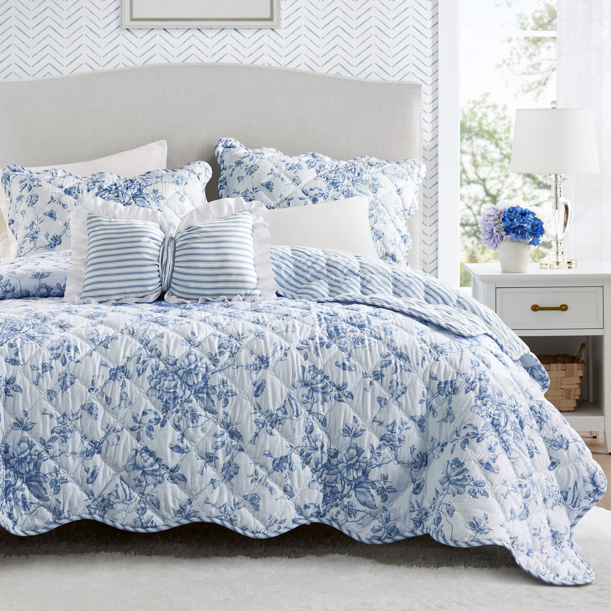 Adele Quilt Set