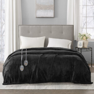 Plush Heated Blanket from Beautyrest in  Black. Plush Heated Blanket from Beautyrest in  Black. Plush Heated Blanket from Beautyrest in  Black. Plush Heated Blanket from Beautyrest in  Black. Plush Heated Blanket from Beautyrest in  Black.