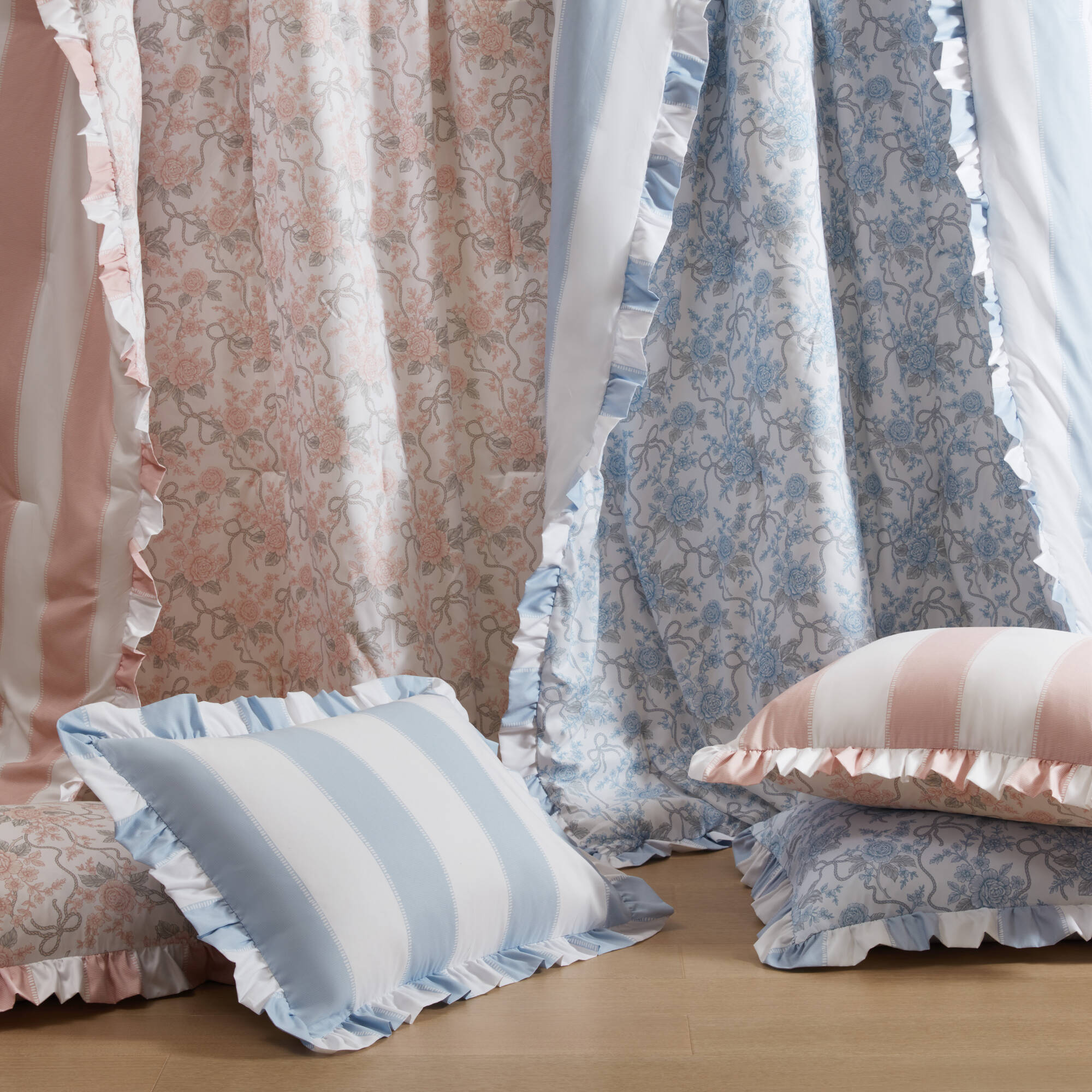 Lara Comforter Set