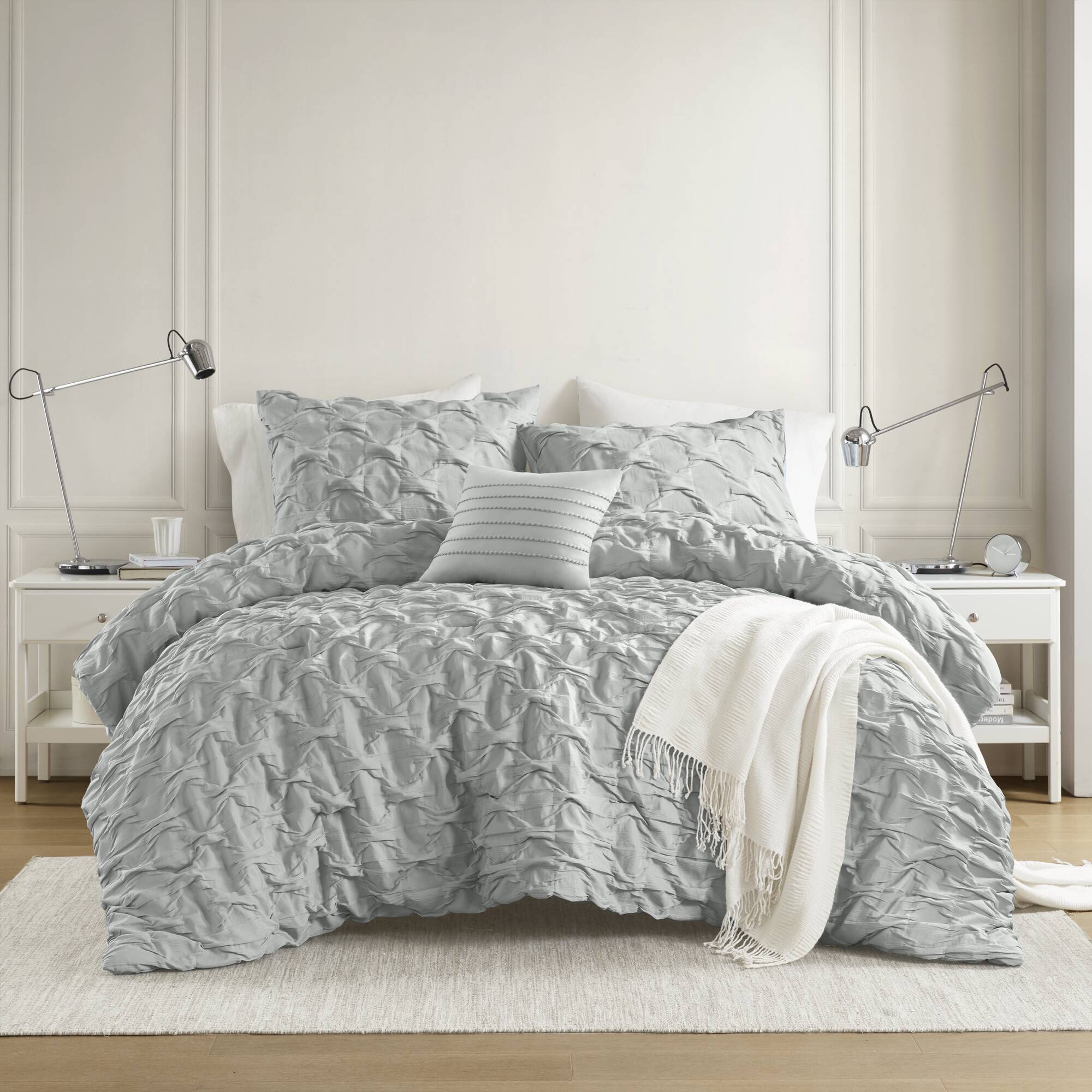 Bailey Diamond Pintuck Pleated Woven Comforter Set