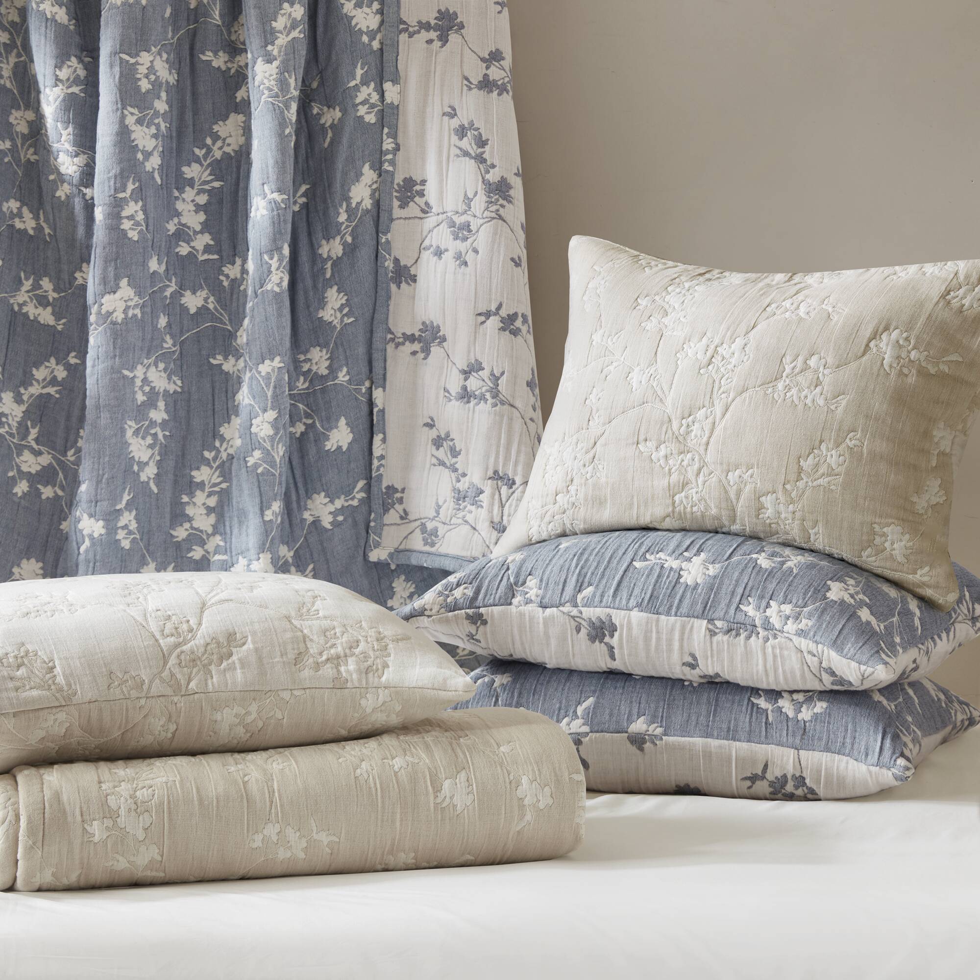 Catalina Botanical 3 Piece Jacquard Cotton Gauze Quilt Set