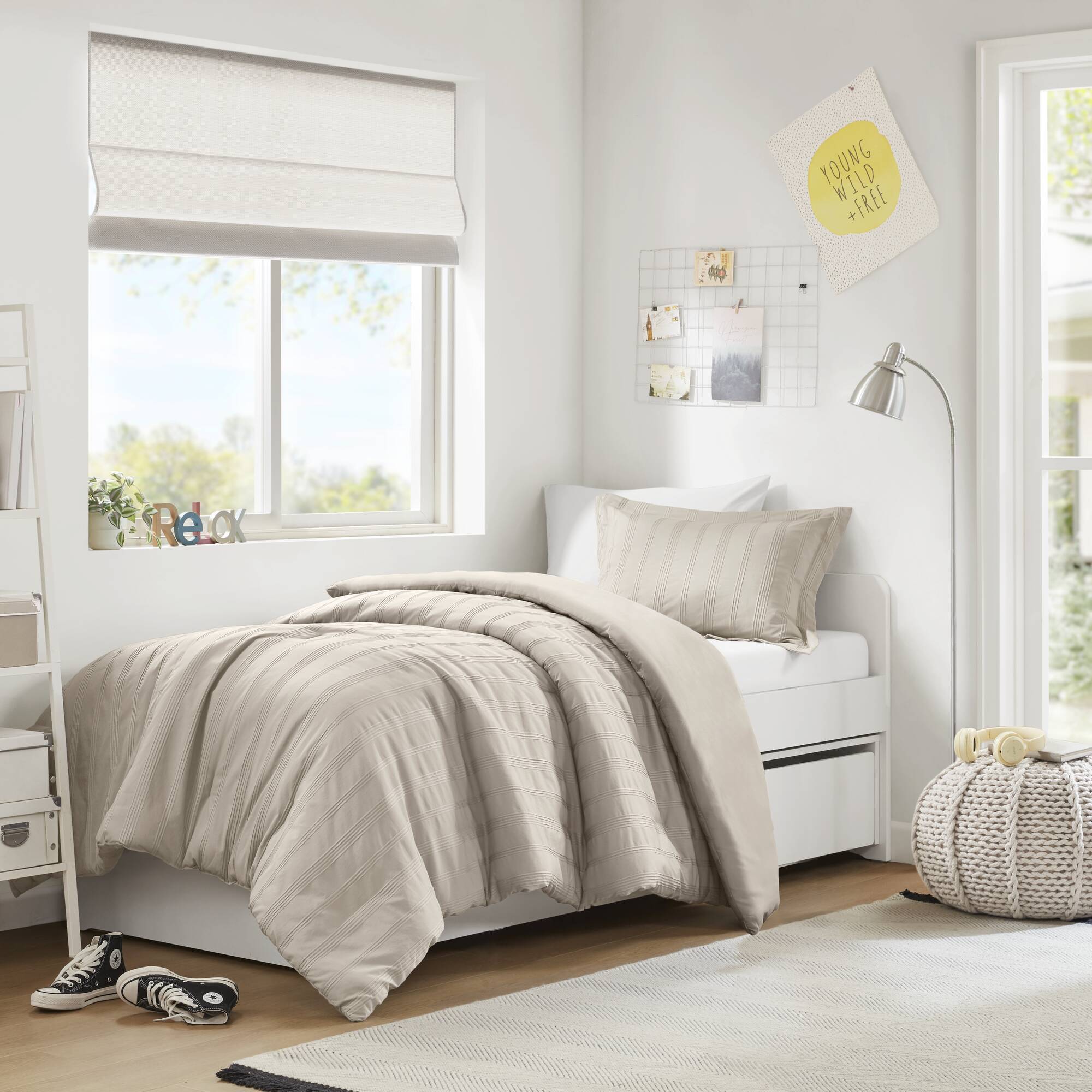 Logan Striped Reversible Pintuck Pleated Duvet Set