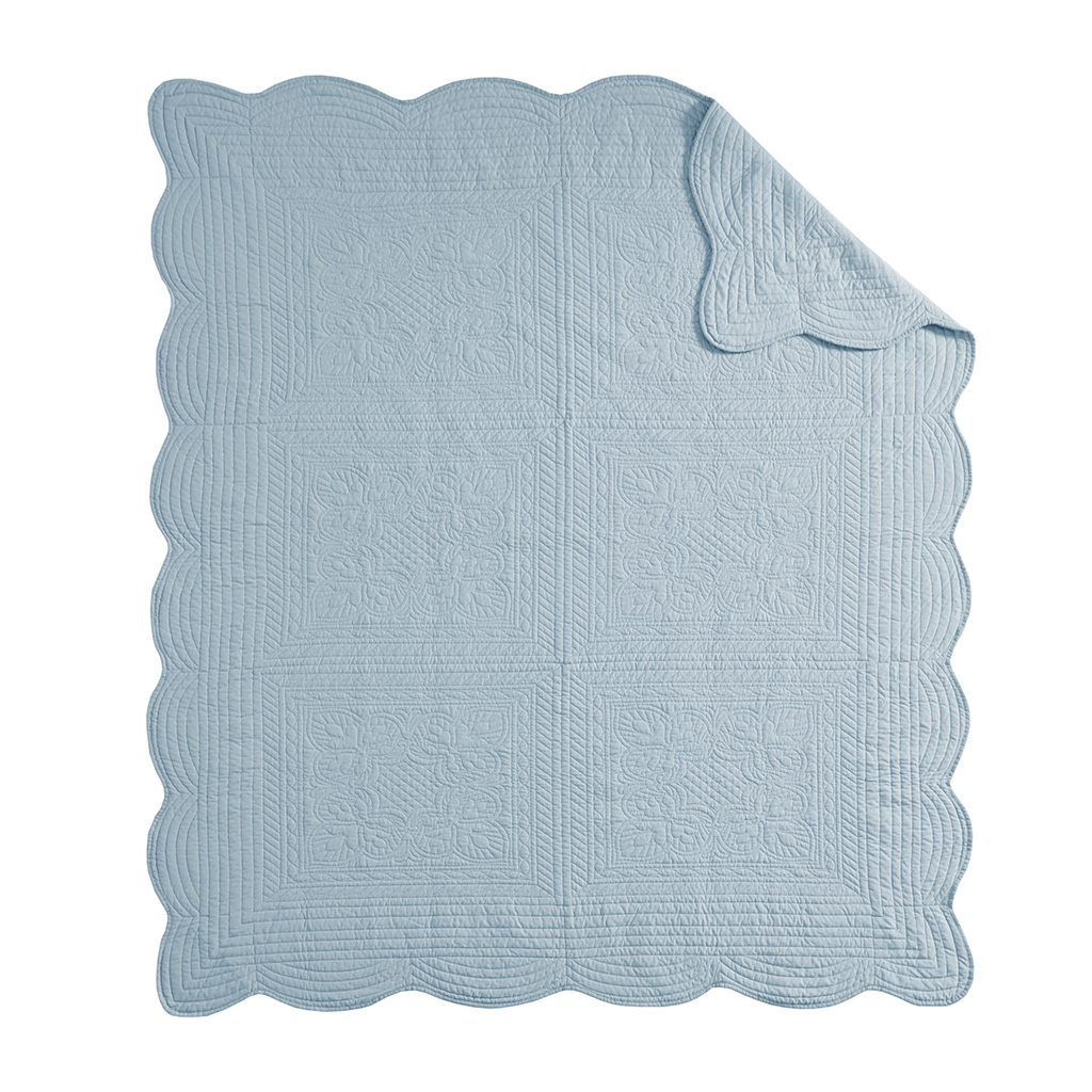 Tuscany Oversized Quilted Throw with Scalloped Edges