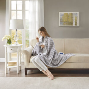 Heated Duke Faux Fur Heated Throw from Beautyrest in  Grey. Heated Duke Faux Fur Heated Throw from Beautyrest in  Grey. Heated Duke Faux Fur Heated Throw from Beautyrest in  Grey. Heated Duke Faux Fur Heated Throw from Beautyrest in  Grey. Heated Duke Faux Fur Heated Throw from Beautyrest in  Grey.