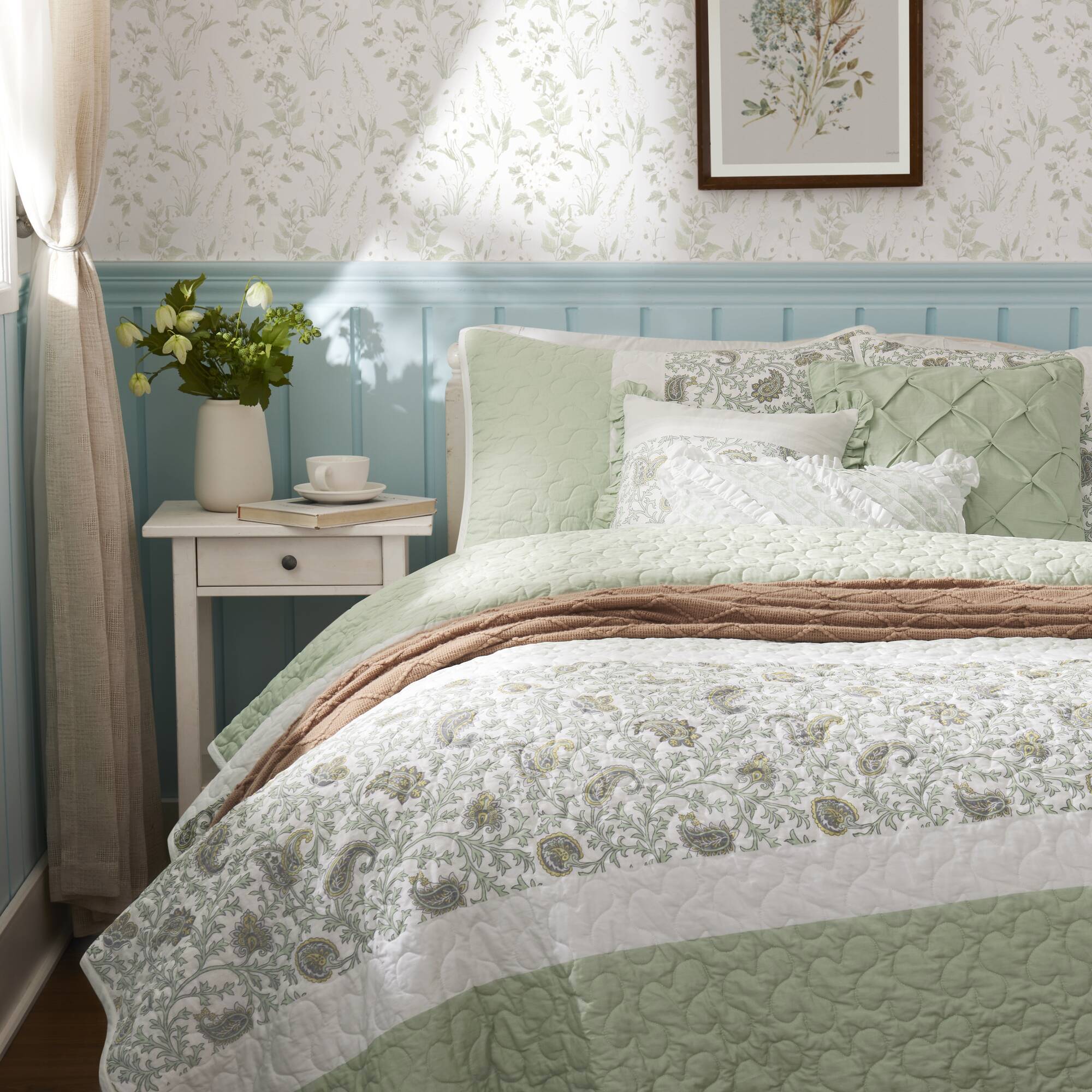 Dawn 6 Piece Cotton Percale Quilt Set with Throw Pillows