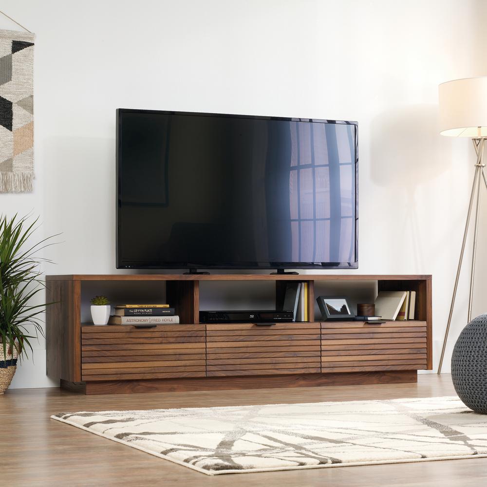 Grand Walnut finish