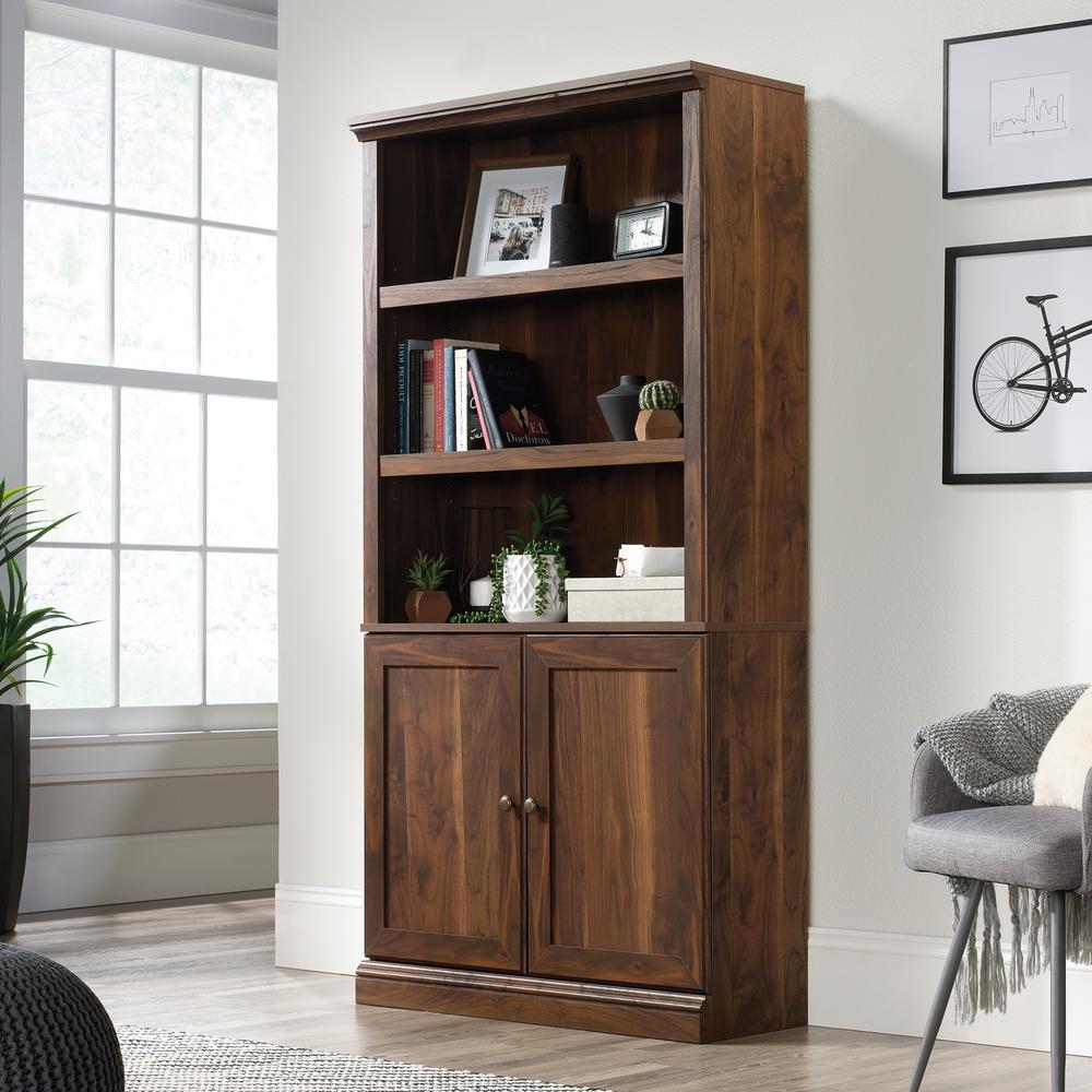 Grand Walnut finish