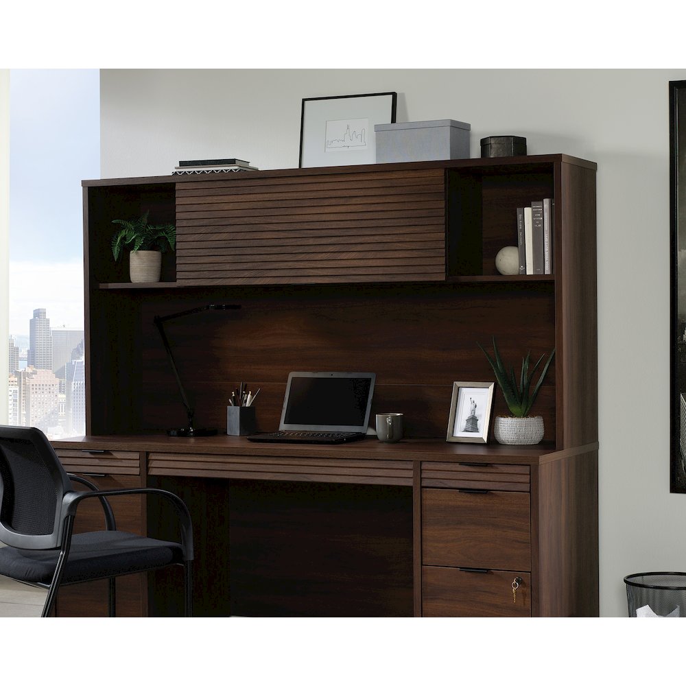 Spiced Mahogany finish