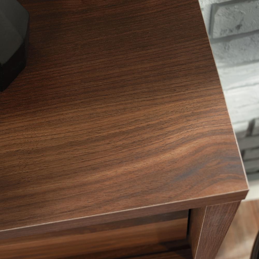 Grand Walnut finish