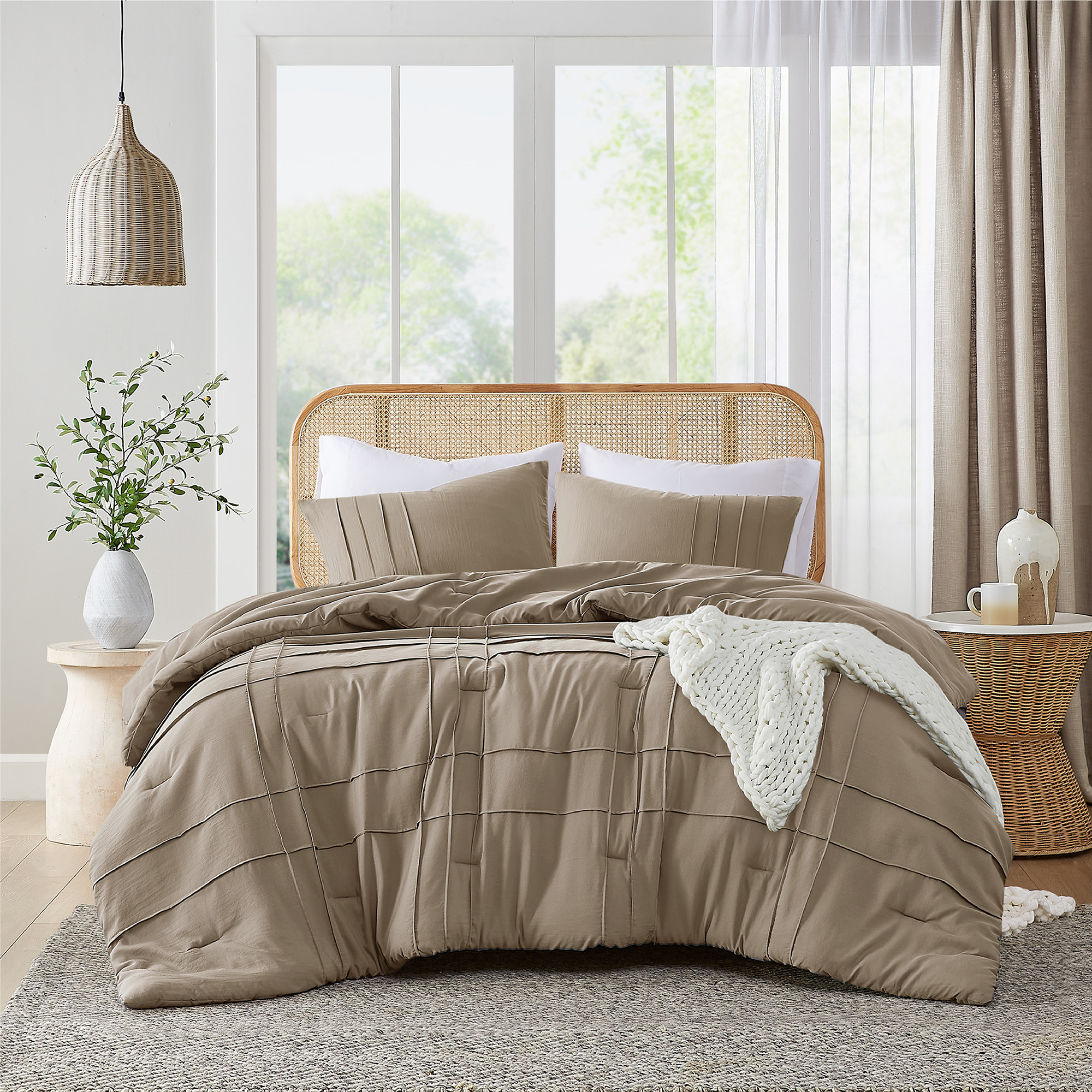 Walker Soft Washed Pleated Comforter Set
